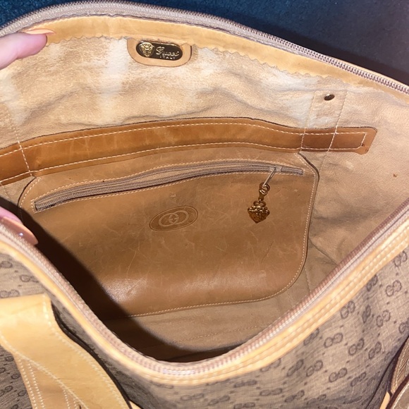 AUTHENTIC ✅vintage GUCCI bag 💼 some stains but in good condition. - Picture 8 of 10